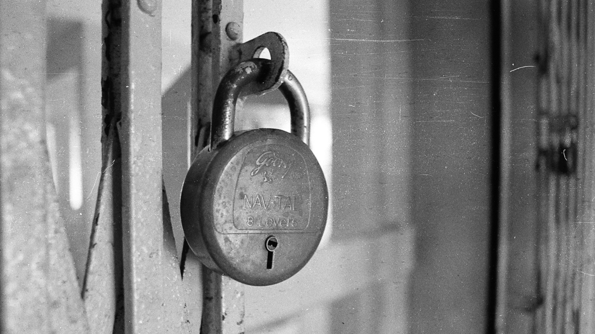 Code: Enigma Escape Game