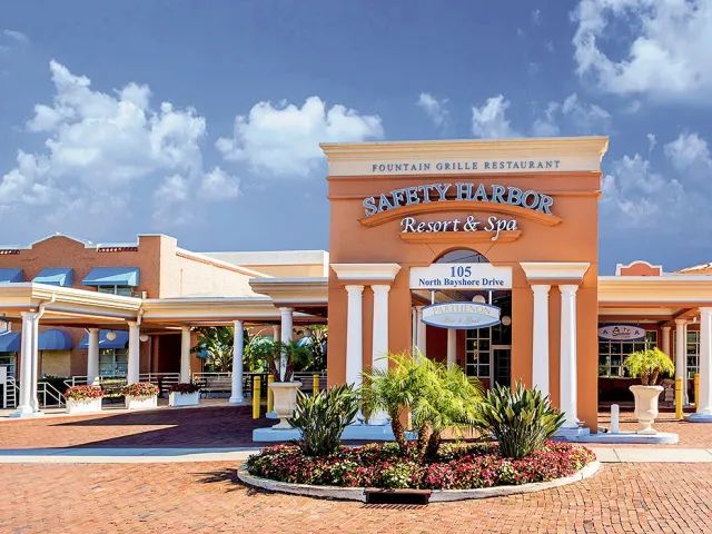 An exterior image of Safety Harbor Resort and Spa